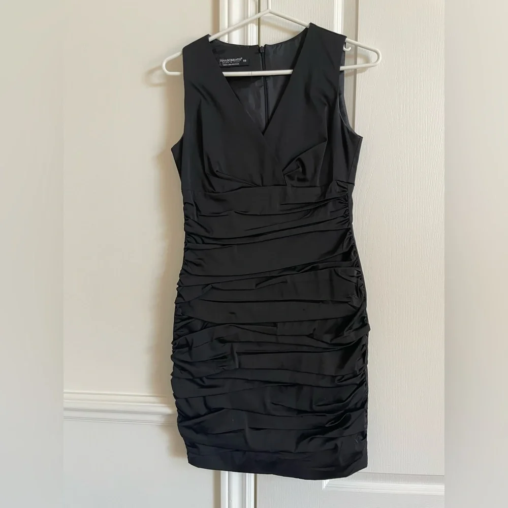 Black satin type dress - Picture 1 of 3